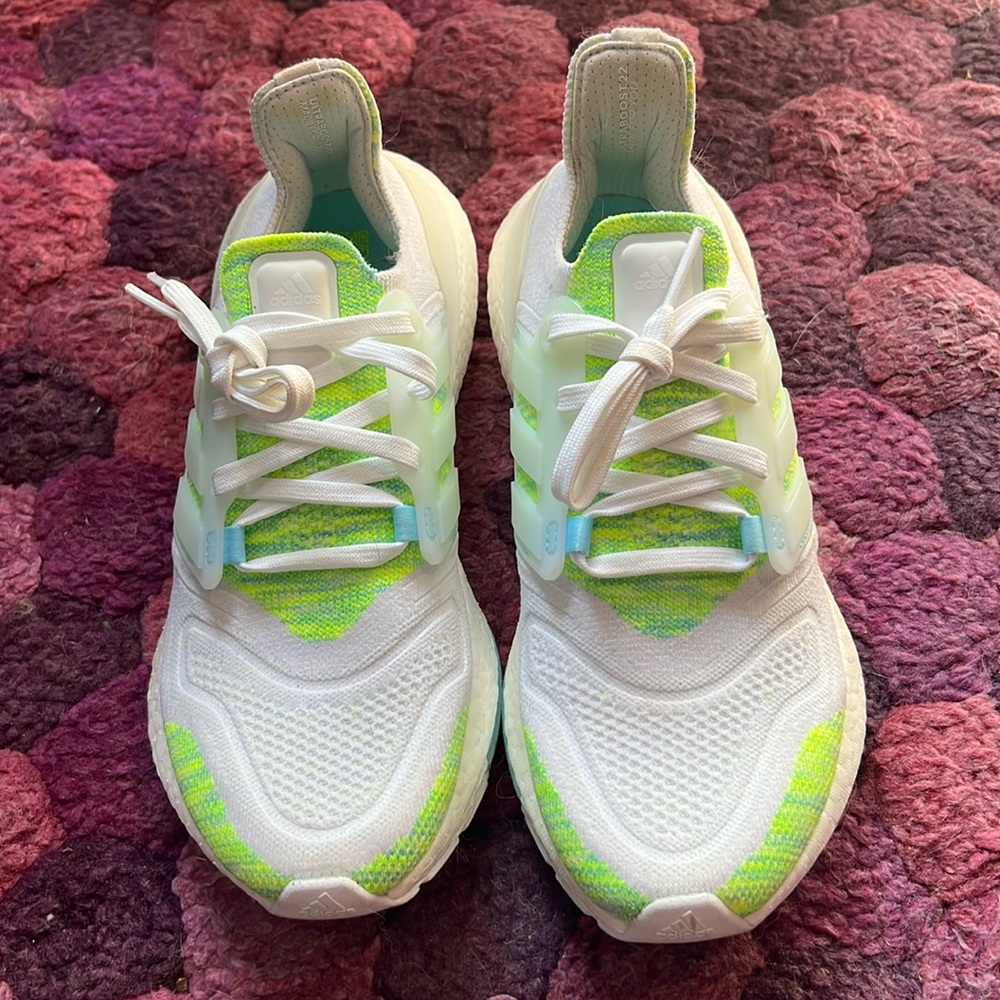Women’s Adidas Ultraboost ‘22